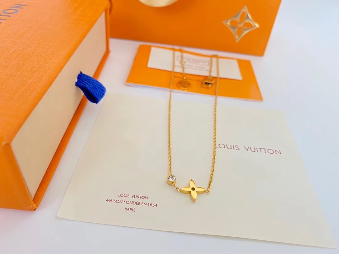 LOUIS VUITTON(ルイヴィトン) 四つ葉のクローバーネックレス