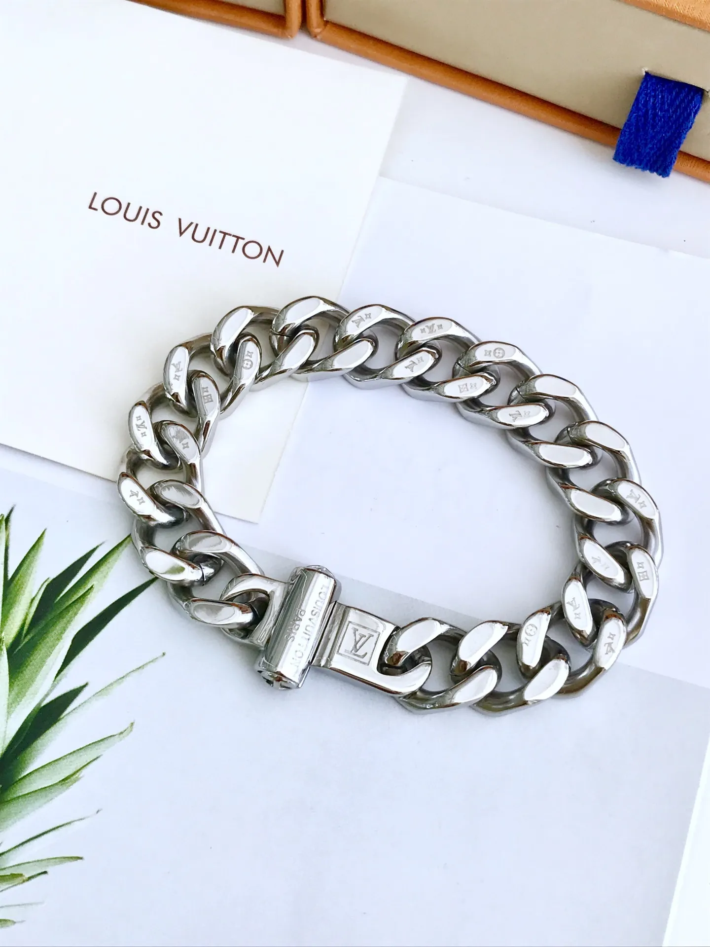 Louis Vuitton(ルイヴィトン) LV ブレスレット