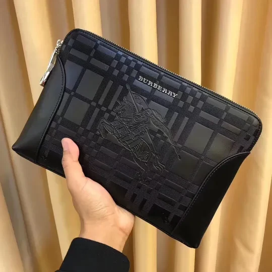 バーバリー「Burberry」メンズ ソフトレザー ポシェット