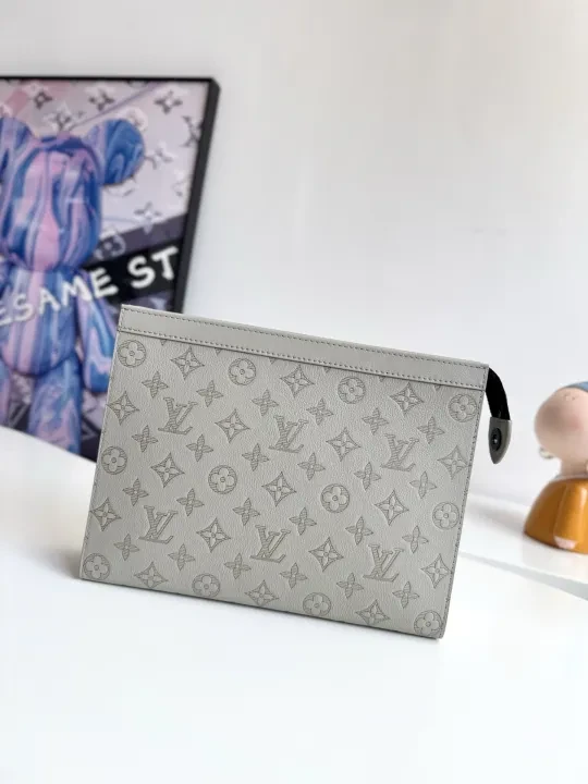 ルイ・ヴィトン「Louis Vuitton」ポシェット・ヴォワヤージュ MM