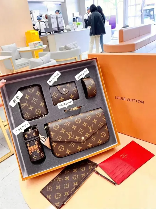 「ルイ・ヴィトン」Louis Vuitton ギフトセット 4 点セット プレゼントに最適