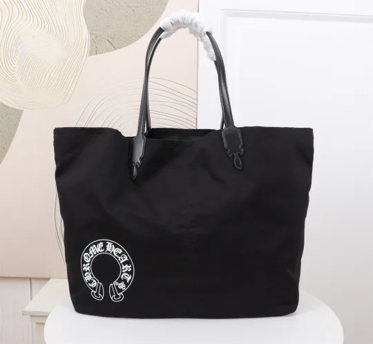 クロムハーツ「Chrome Hearts」十字架のトートバッグ