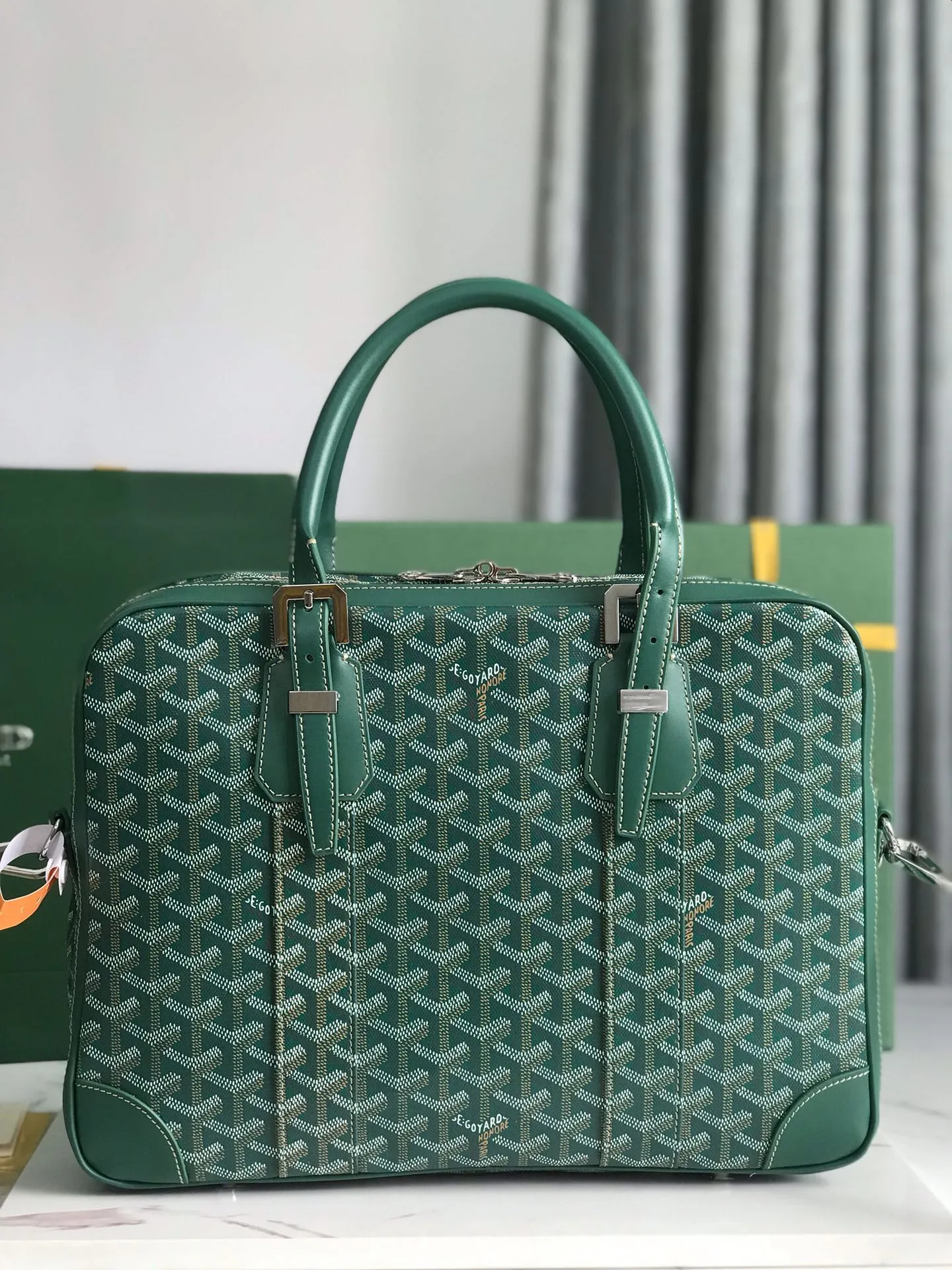 ゴヤール「Goyard」Ambassade トランペットですメッセージバッグ