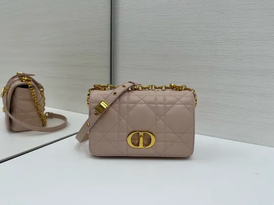 ディオール「Dior」Soft Dior Caroショルダーバッグ
