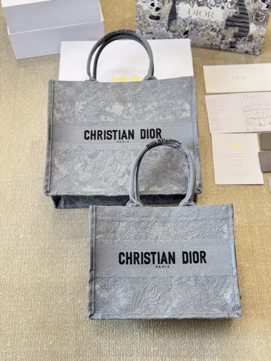 ディオール「Dior」Book Tote バッグ スモール、ミディアムの2つのサイズ