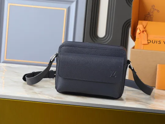 ルイ・ヴィトン「Louis Vuitton」ボード メッセンジャーバッグ