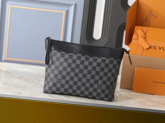 ルイ・ヴィトン「Louis Vuitton」ポシェット・ヴォワヤージュ スープル