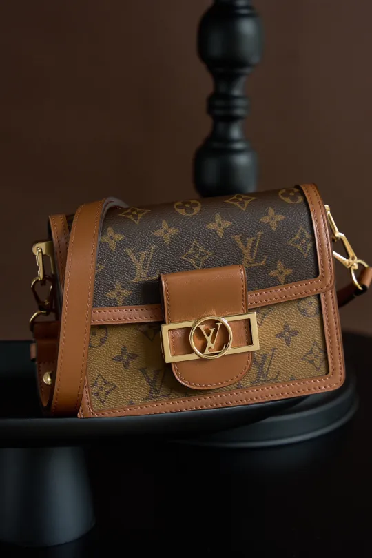 ルイ・ヴィトン「Louis Vuitton」 ミニ ドフィーヌ モノグラム ショルダーバッグ