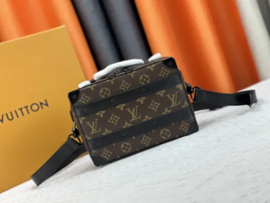 ルイ・ヴィトン「Louis Vuitton」Soft Trunk メッセンジャーバッグ