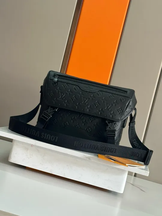 ルイ・ヴィトン「Louis Vuitton」メッセンジャーボイジャーPM