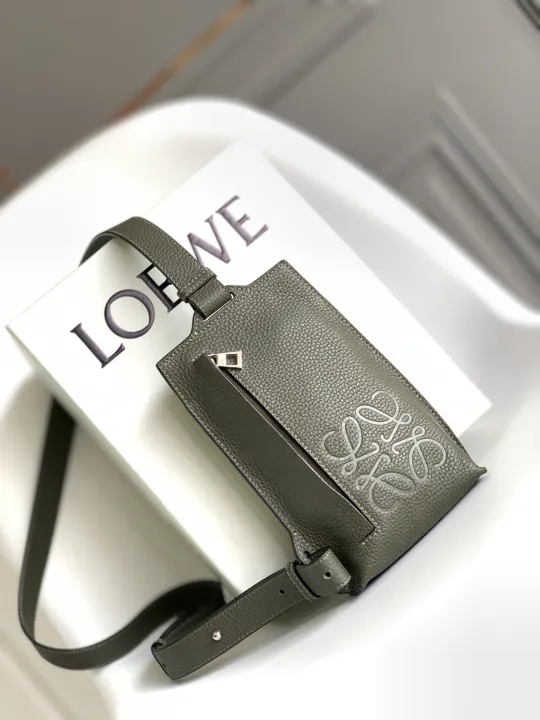 ロエベ「Loewe」ショルダーバッグ｜伝統と革新が出会うプレミアムレザー